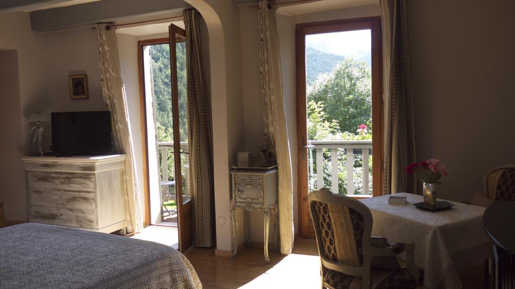 Les Means Bed & Breakfast Meolans-Revel Exterior foto