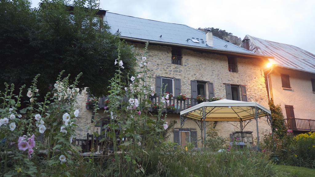 Les Means Bed & Breakfast Meolans-Revel Exterior foto