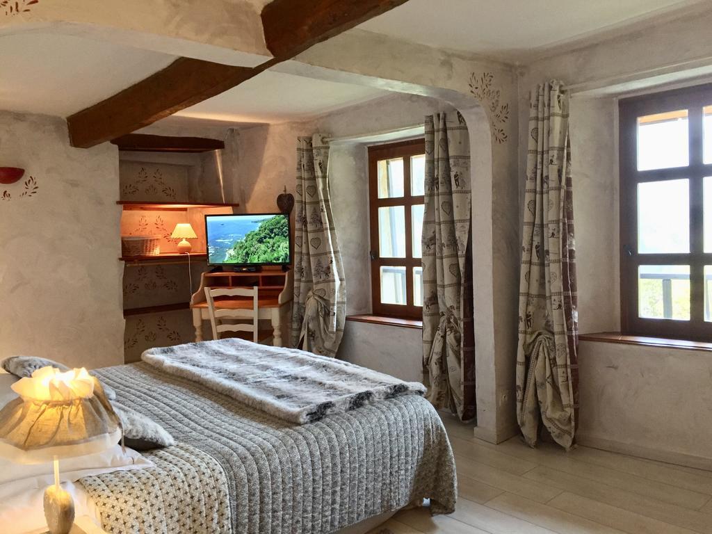 Les Means Bed & Breakfast Meolans-Revel Exterior foto