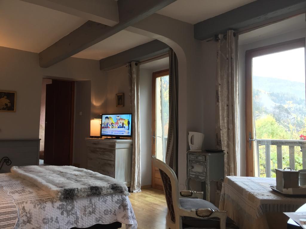 Les Means Bed & Breakfast Meolans-Revel Exterior foto