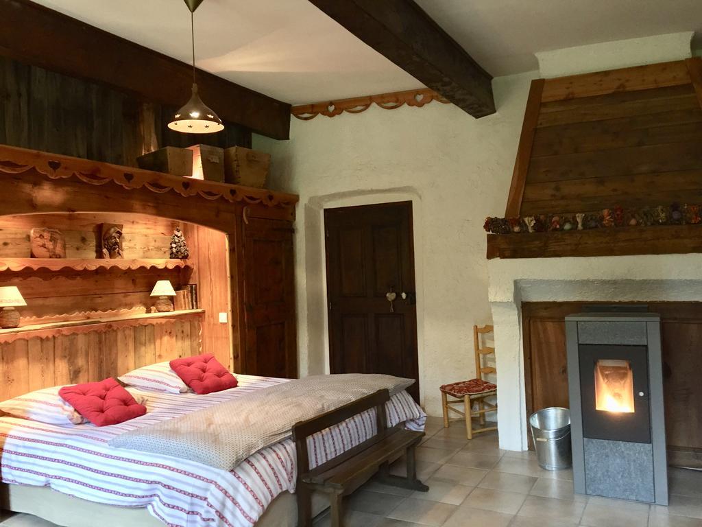 Les Means Bed & Breakfast Meolans-Revel Exterior foto