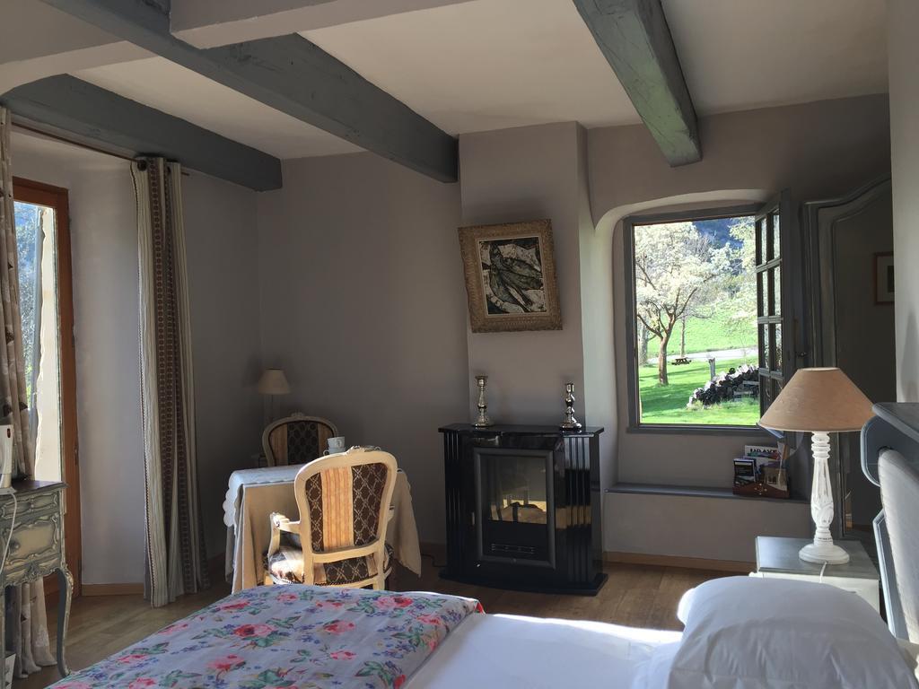 Les Means Bed & Breakfast Meolans-Revel Exterior foto
