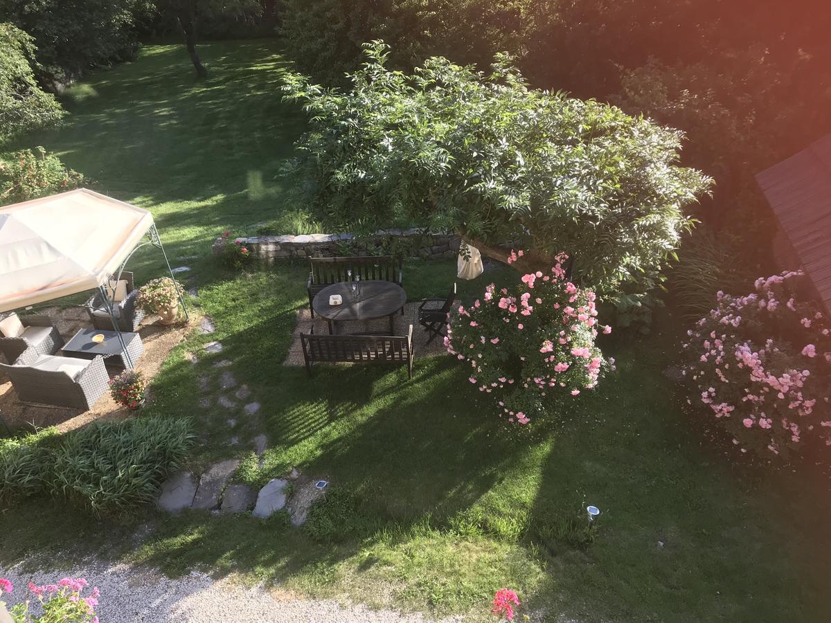 Les Means Bed & Breakfast Meolans-Revel Exterior foto